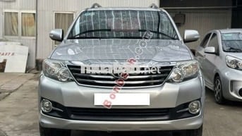 Toyota Fortuner 2.7V 4x2 AT 2015