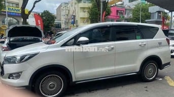 Toyota Innova 2019 2.0 Venturer - 62700 km