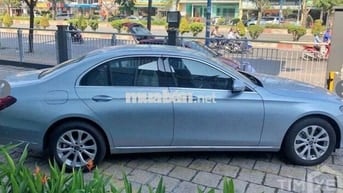 Mercedes_Benz_E200
