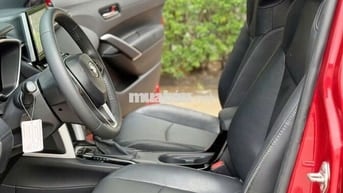 Corola Cross 42000km màu đỏ đẹp