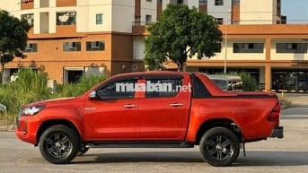 Bán xe Toyota Hilux 2021 2.4E 4x2 AT màu cam