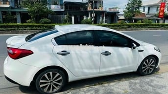 Gia Đình cần bán Kia K3 2014 - 110000 km