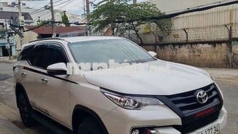 TOYOTA FORTUNER 2 4G,máy dầu,tựđộng,2020,ZINĐEP95%