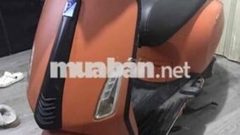 Dư con vespa primavera cần bán gấp