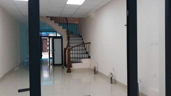 Cho thuê nhà riêng 5 tầng, 45m2/tầng, có gara ô tô.Giá thuê 15tr/tháng
