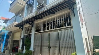 Bán nhà trệt lầu 67 E đường 2 long trường.