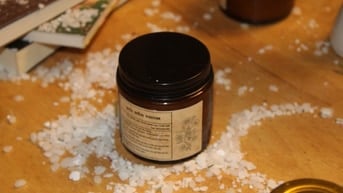 Rời – Khi Một Mùi Hương Là Một Cách Buông Nhẹ
