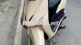 Honda lead đời cao êm đẹp như hình