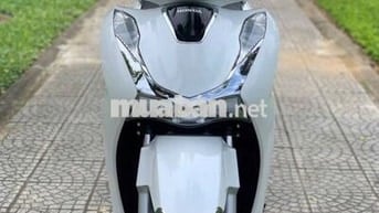SH 2025 200km như mới có trả góp trao đổi