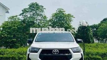 Toyota Hilux 2.4 4x2 AT sản xuất 2024 nhập khẩu