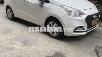 Hyundai Grand i10 2017 trắng sử dụng tốt