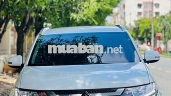 Bán Outlander 2.0 CVT sx  2024 odo 11,900 km 1 chủ