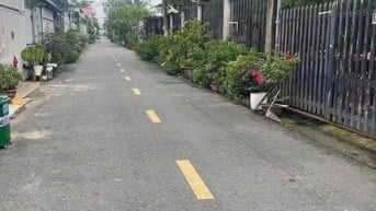 BÁN ĐẤT TẶNG NHÀ Ở TÂN HIỆP- HÓC MÔN, DT 102m2. GIÁ 750 TRIỆU, SHR