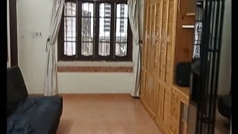Cho thuê căn hộ tập thể tầng 2 số 71 ngõ 188 Quán Thánh, DT 60m2