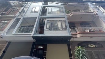 Nhà riêng ngõ phố vọng trần đại nghĩa dt70m2x6t giá 36tr