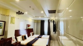 22 tỷ- 6 x 17m,CTXD 5 LẦU- 15 phòng, hẻm xe hơi Trần Hưng Đạo - Quận 1