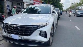 Hyundai Tucson 2023 2.0 AT Đặc biệt - 5000 km