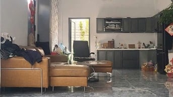 Bán nhà mặt tiền 1 trệt 2 lầu đường 38