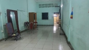 kẹt tiền bán gấp nhà CC cũ 154-174 Bùi Hưu Nghĩa Q5 HCM lầu 3