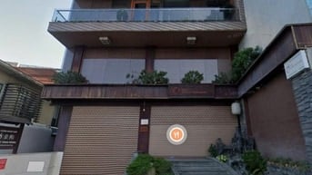 Cho thuê nhà view Tây Hồ Nguyễn Đình Thi siêu đẹp, 60m2x4T, MT 7m