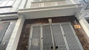Cho hộ gia đình thuê để ở, khu vực an ninh an toàn đảm bảo.