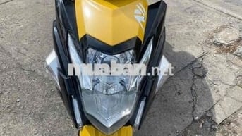 Xe Novo 6 vàng đen