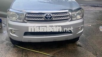 Toyota Fortuner 2009 2.7V - 233000 km
