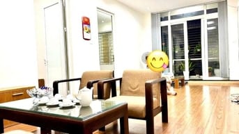 Bán gấp căn hộ mặt phố Võ Chí Công. Diện tích 75m2, giá hơn 5 tỷ.
