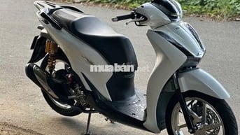 Xe dư nên cần bán xe Sh 2022 lên cũng nhiều đồ