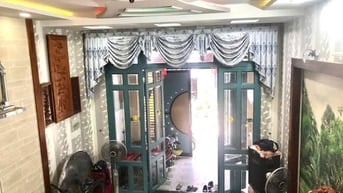 BÁN NHÀ 2 LẦU + SÂN THƯỢNG GẦN TÔ KÍ – GIÁ CHỈ 5 TỶ XXX