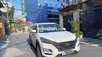 Hyundai Tucson 2.0 AT model 2020 trắng