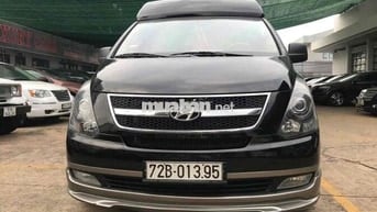 Hyundai Grand Starex 2010 Van 2.5 AT - 120000 km