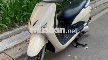 Xe Honda Lead 110cc màu ve tường