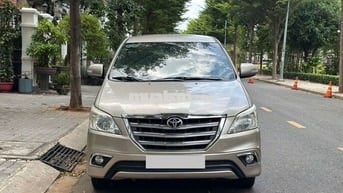 Chỉ hơn 300 củ Toyota Innova 2.0V 2015 đi 9 vạn.