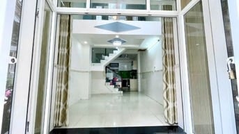 Nhà Tô Hiến Thành TL còn 2tỷ350, dtcn: 59,7m2, HXH 6m sát MT, SHR.