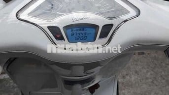 Cần bán xe vespa Primavera 2016