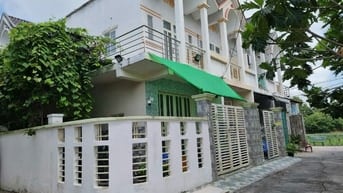 Nhà đẹp 2 tầng gần Chợ Hưng Long giá chỉ 630 triệu