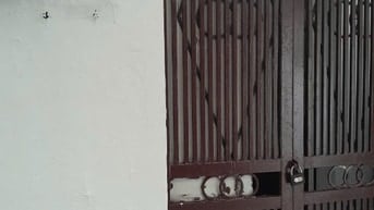 Cho thuê nhà ngõ 104 Đào Tấn, có gác xép, khép kín 