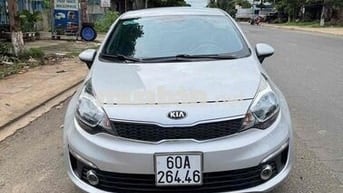 Kia Rio 2015 1.4 AT Sedan - 100000 km
