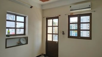 Studio chung cư lầu cao thoáng mát 