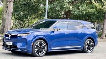 VF9 Plus 6 ghế trần kính 19.000km pin tiên phong