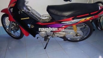 Xe chính chủ mua năm 2015 giờ bán mua lại xe mới