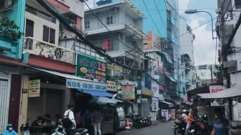Nhà mặt tiền 4,1×21m 3 lầu 16PN cho thuê 60tr đối diện trường ĐH CN4