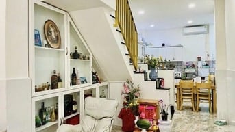 DUY NHẤT CĂN CÔ BẮC, GIÁ 4 TỶ TL GIÁP QUẬN 1 DI CHUYỂN THUẬN LỢI