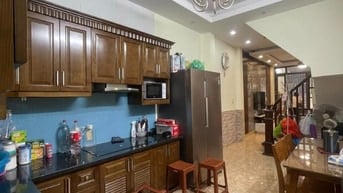 Bán nhà 5 tầng phố Nguyễn Đình Thi, nhà dân xây, gần Hồ Tây, ở luôn