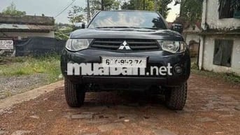Mitsubishi Triton 2011 GL 2.4 MT 4x4 - 260000 km