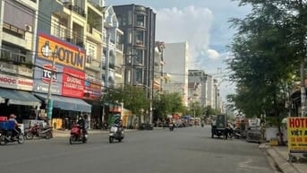 Bán nhà số 209 mặt tiền  đường  Phạm Văn Bạch, Phường 15, Q. Tân Bình