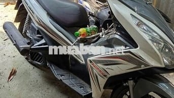 Air Blade đen trắng biển Sài Gòn