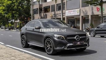 GLC 300 Coupe model 2018 màu đỏ warp đen siêu đep