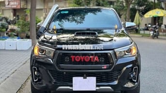 Toyota Hilux 2.8L 4x4 2019 nhập Thái option 200 củ